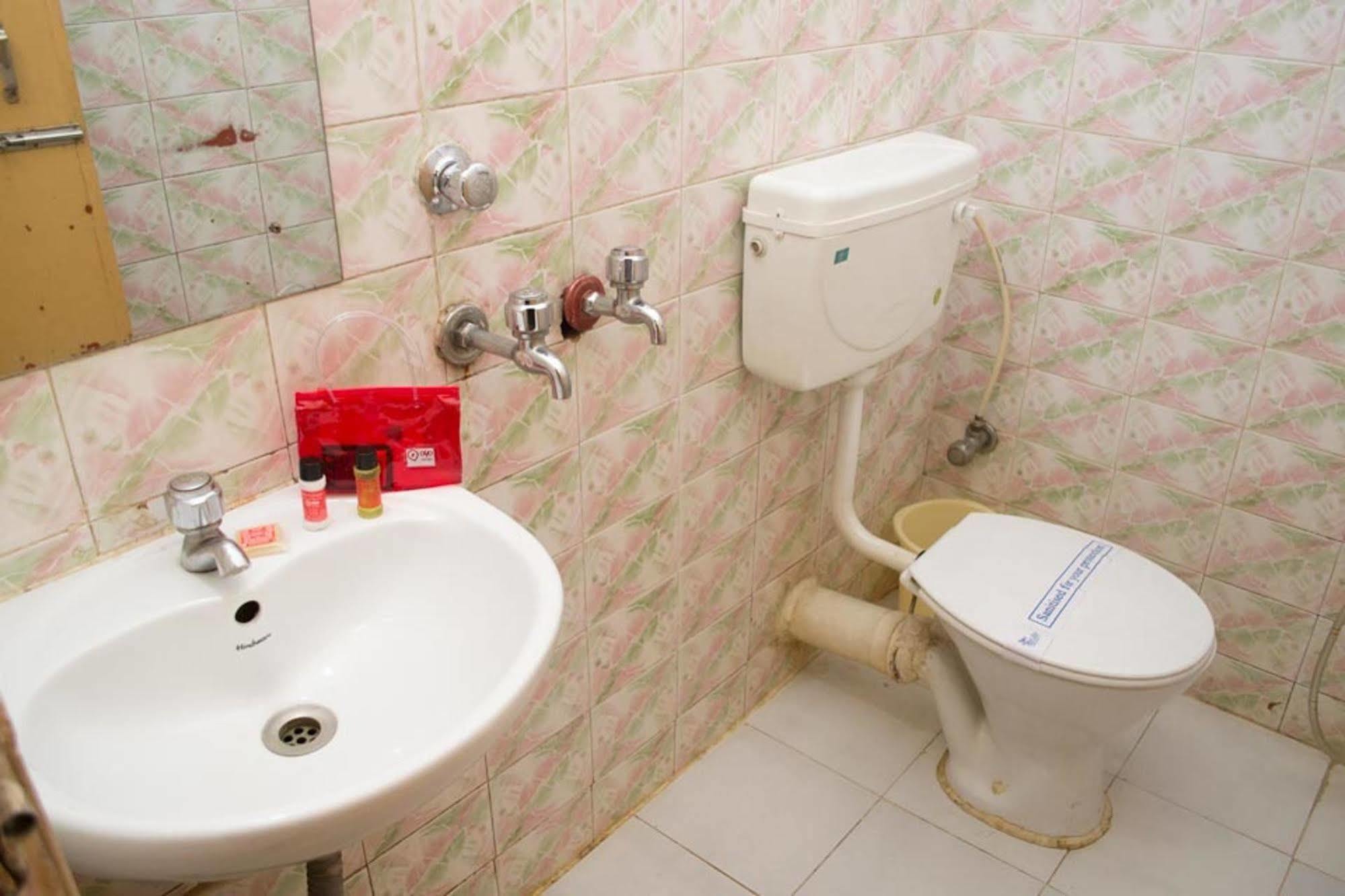 Oyo 1359 Hotel Best Inn Μπουμπάνεσβαρ Εξωτερικό φωτογραφία