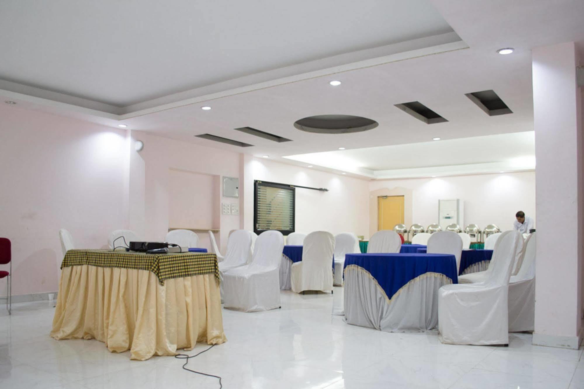 Oyo 1359 Hotel Best Inn Μπουμπάνεσβαρ Εξωτερικό φωτογραφία