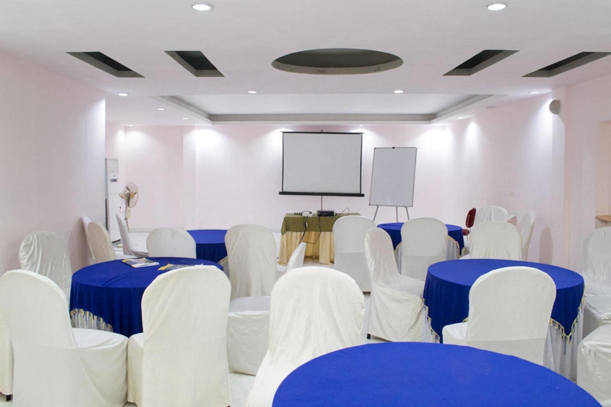 Oyo 1359 Hotel Best Inn Μπουμπάνεσβαρ Εξωτερικό φωτογραφία